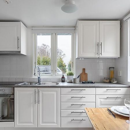 Guesthouse Close To The Beaches In Hoellviken Extérieur photo